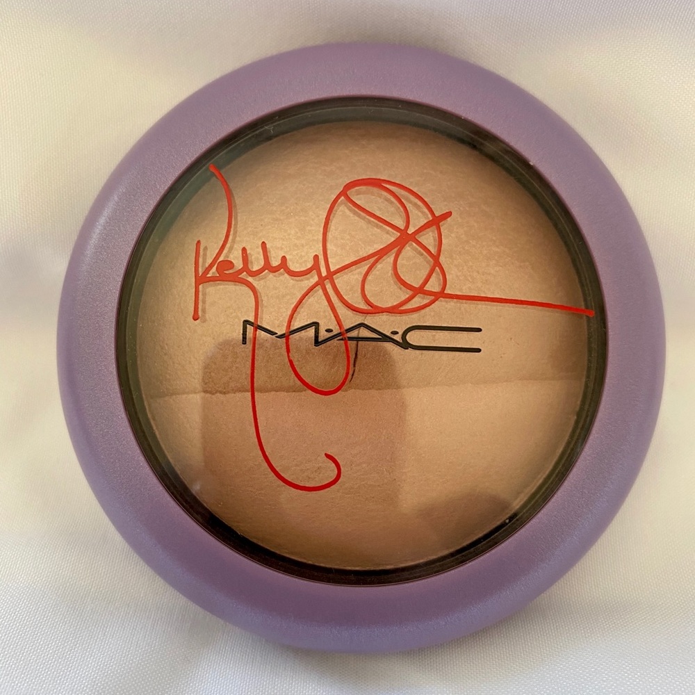 MAC Limited Edition Kelly Osborne